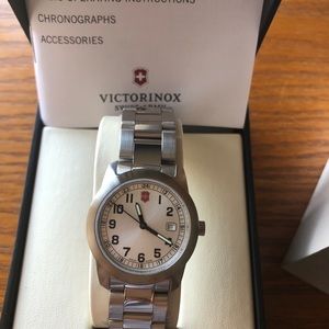 Brand new - Victorinox Swiss Army Women’s watch